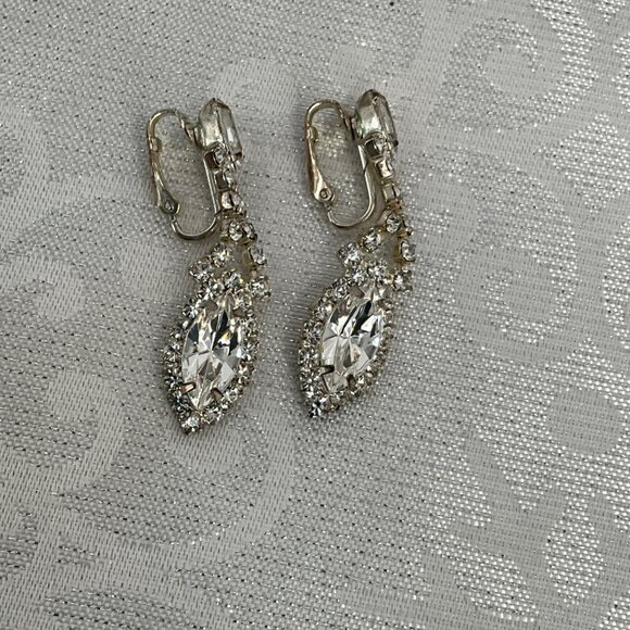 Vintage Rhinestone Jewelry Set Clip-On Earrings & Bracelet Silver Tone - Picture 2 of 5